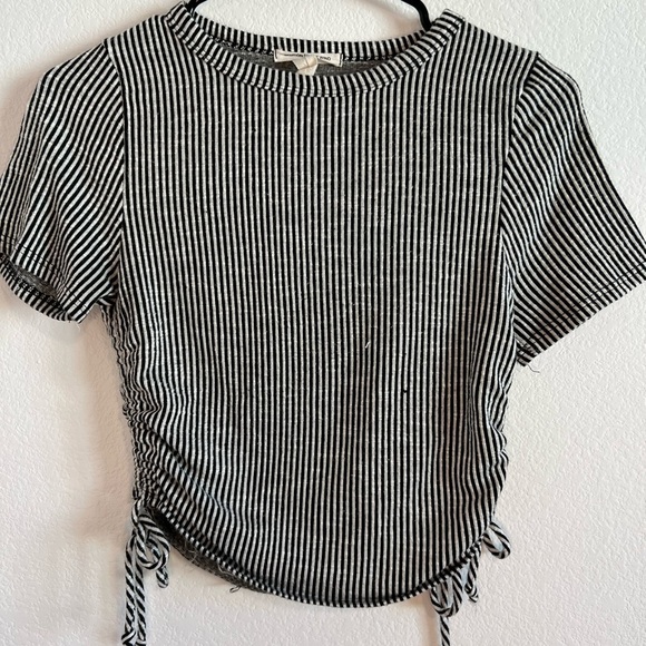 Caution To The Wind Women’s Striped Crop Top Fits S/M - Picture 2 of 8